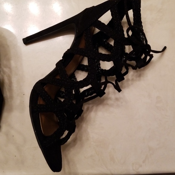 Shoes - Picture 2 of 4
